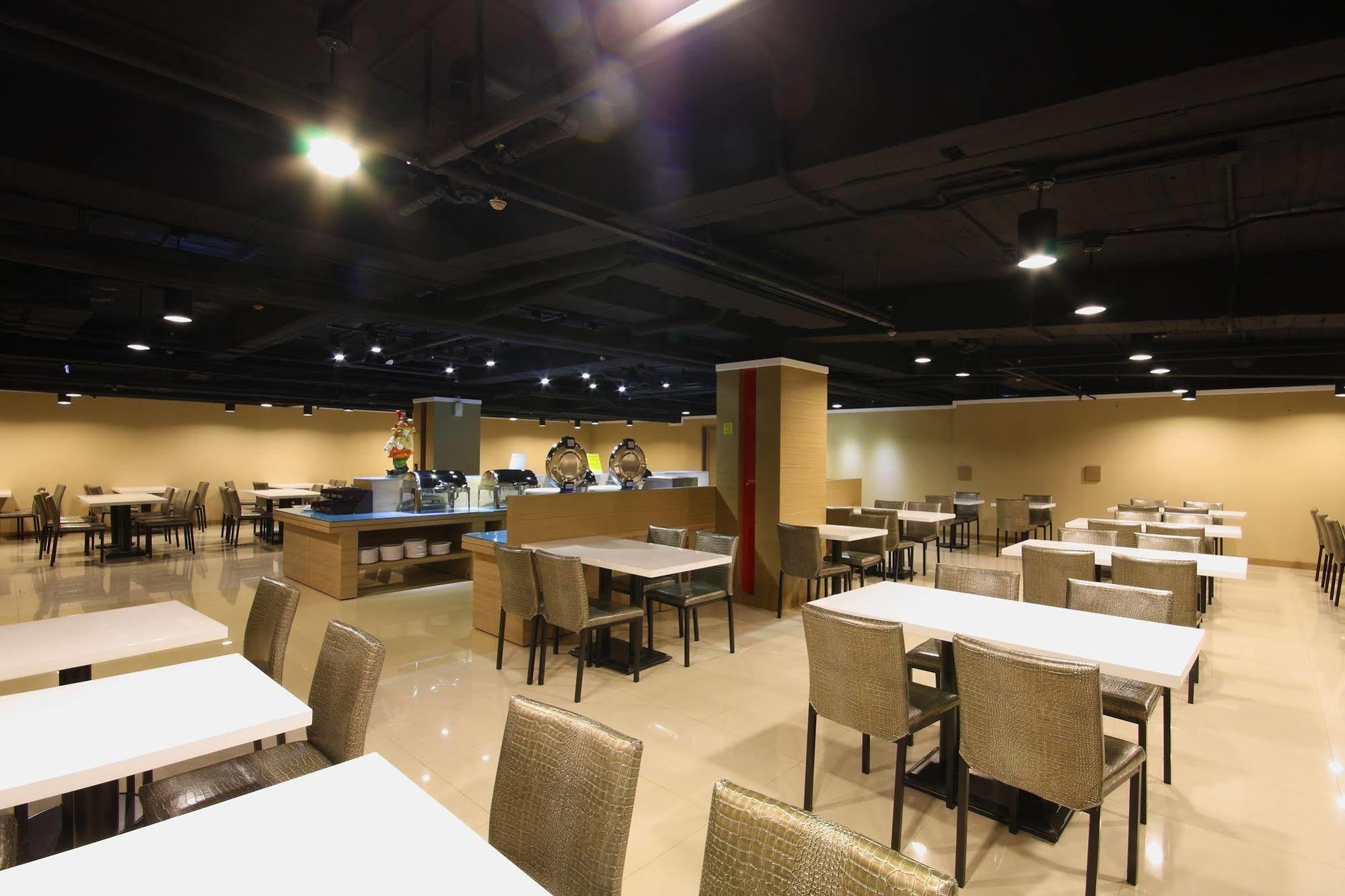 Fish Hotel Hualien Esterno foto